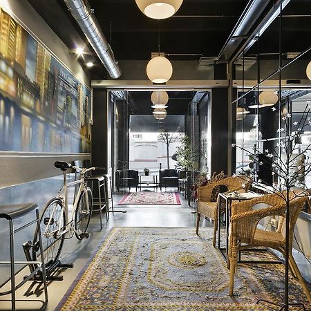 Fira Apartments By Gaiarooms Barcelona Bagian luar foto