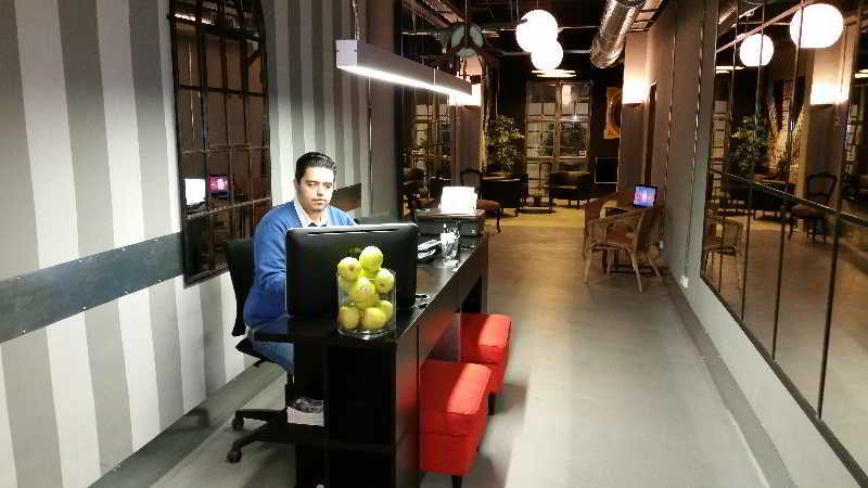 Fira Apartments By Gaiarooms Barcelona Bagian luar foto