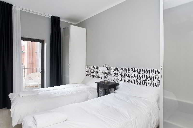 Fira Apartments By Gaiarooms Barcelona Bagian luar foto