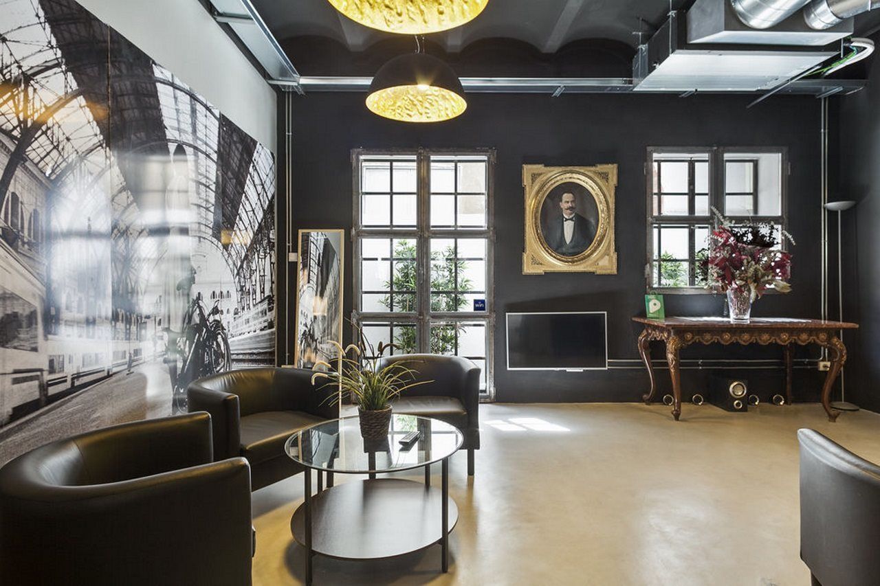 Fira Apartments By Gaiarooms Barcelona Bagian luar foto