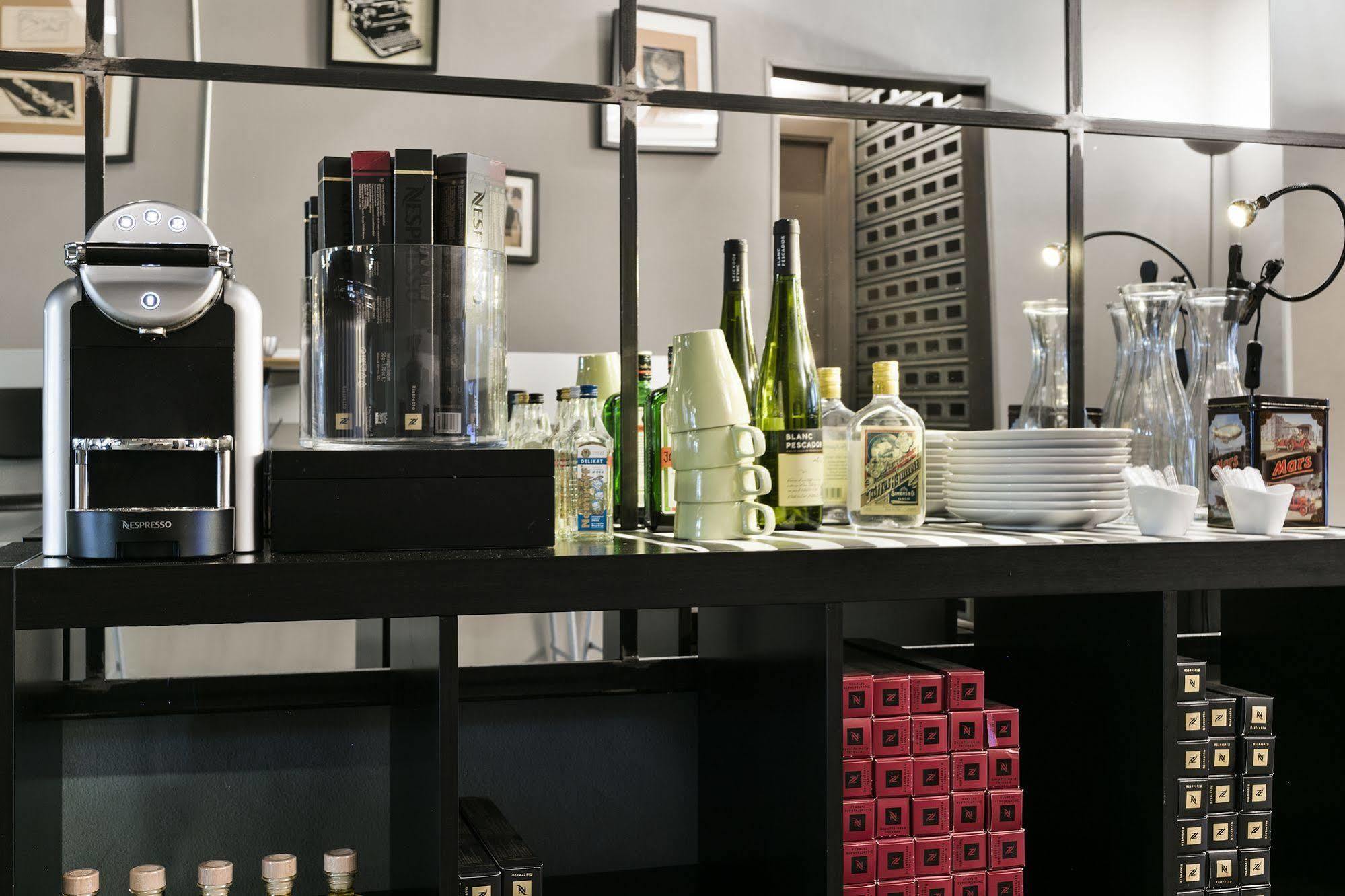 Fira Apartments By Gaiarooms Barcelona Bagian luar foto