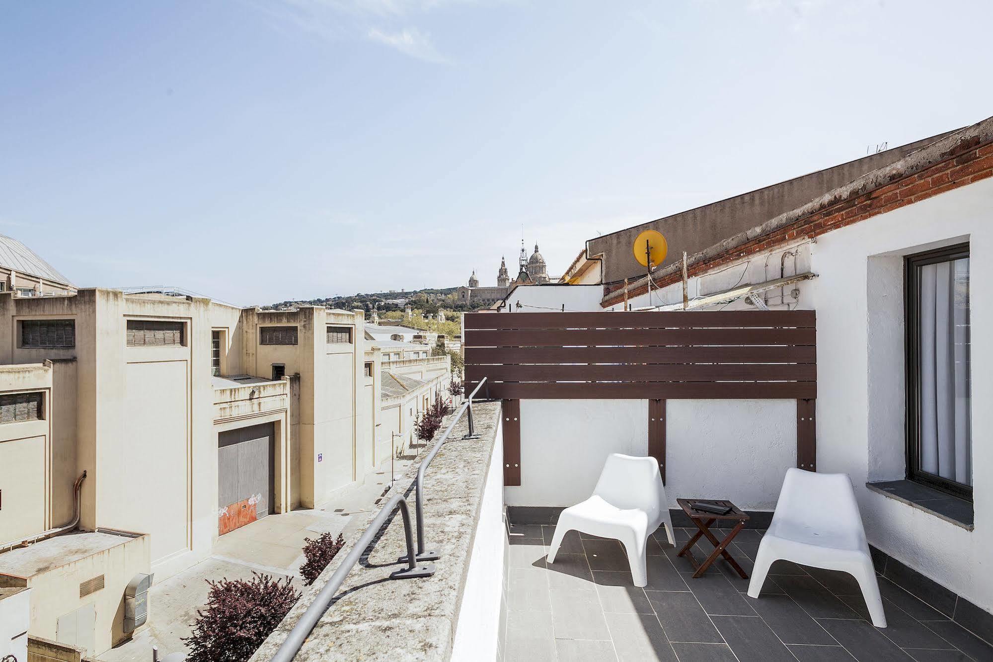 Fira Apartments By Gaiarooms Barcelona Bagian luar foto